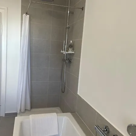 아파트 Grosse In Westend 뮌헨