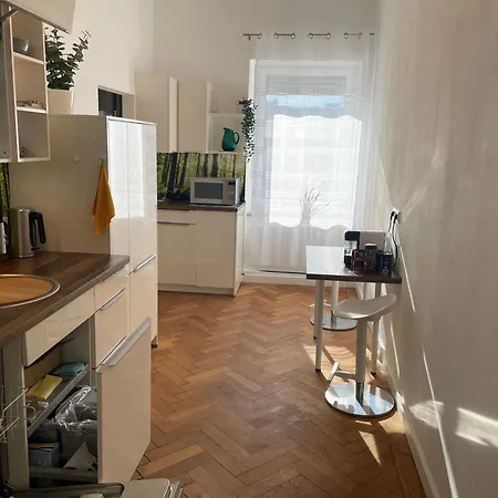Grosse In Westend Apartman